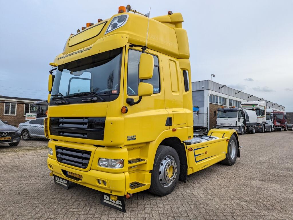 DAF FT CF85.360 4x2 Sleepcab Euro5 PTO Prep - 3-Spaaks stuur - Side Skirts - NATO (T1327) | Trekkers | Standaard trekker