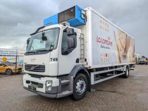 Volvo FL210 4x2 Daycab 18Ton Euro5 Handgeschakeld - Koel-VriesBak 8.40M - Frigo Block - Laadklep 1500KG