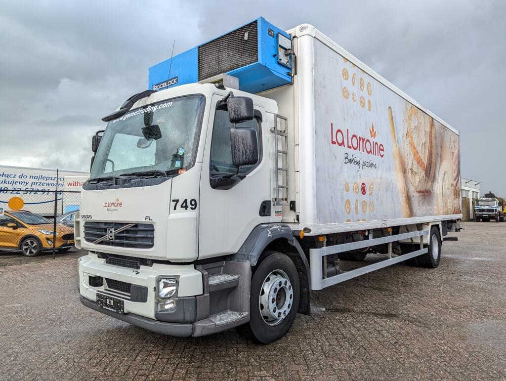 Volvo FL290 4x2 Dagcab Euro5 18T - Handgeschakeld - Koel-VriesBak 8.40M - Frigo Block - Laadklep 1500KG | Vrachtwagens | Koel-vriestransport