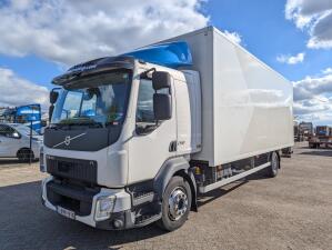 Volvo FL250 4x2 Daycab Euro6 GeslotenBak 7.25M + Laadklep 2000KG - HH Vloer