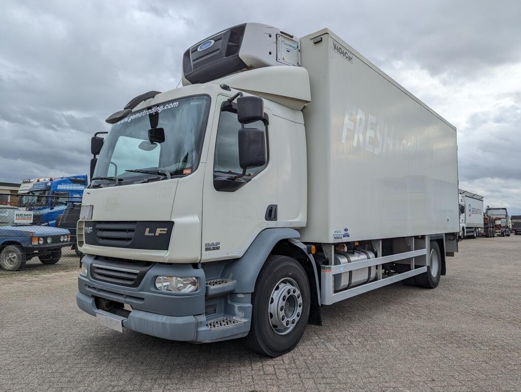 DAF FA LF55.300 4x2 Sleepcab 18T Euro5 Koel-VriesBak 6.45m + Carrier Supra 750 - Laadklep 1500KG  (V781) | Vrachtwagens | Koel-vriestransport