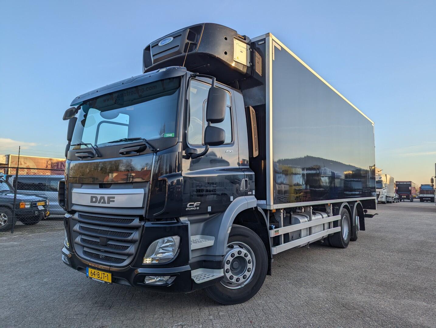 DAF CF 290 FAN 6x2/4 DagCab Euro6 - Koel-VriesBak 7.9m + Carrier Supra 1150MT + Laadklep 2000kg - 07/2025APK | Vrachtwagens | Koel-vriestransport