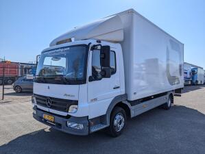 Mercedes-Benz Atego 815 4x2 Dagcab Euro3 - Handgeschakeld - Geslotenbak 6.7M - Laadklep 1000kg - 03/2026APK