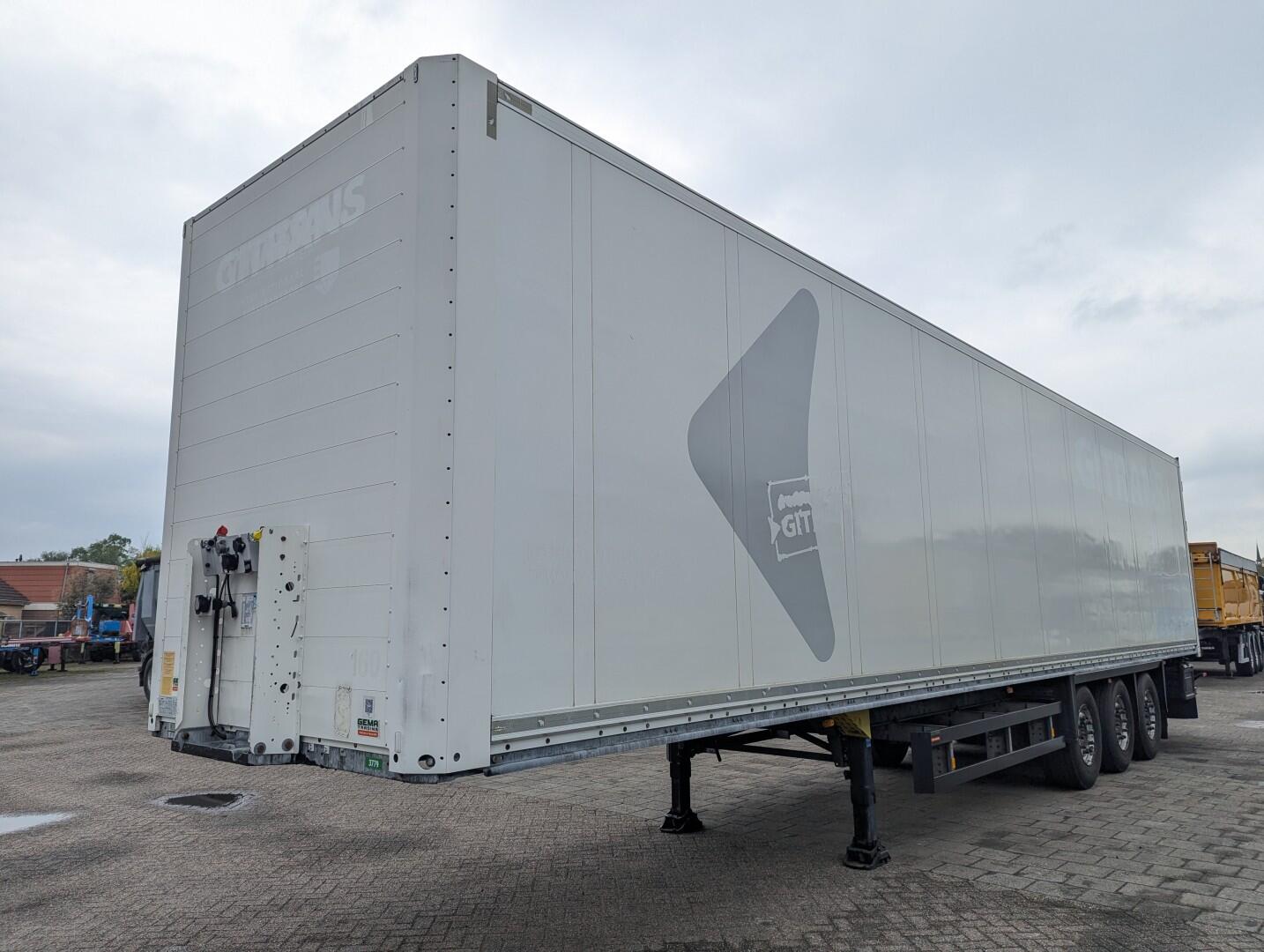 Schmitz Cargobull SCB S3B 3-Assen Schmitz - Gesloten Opbouw - 2 Liftassen | Trailers | Gesloten bak