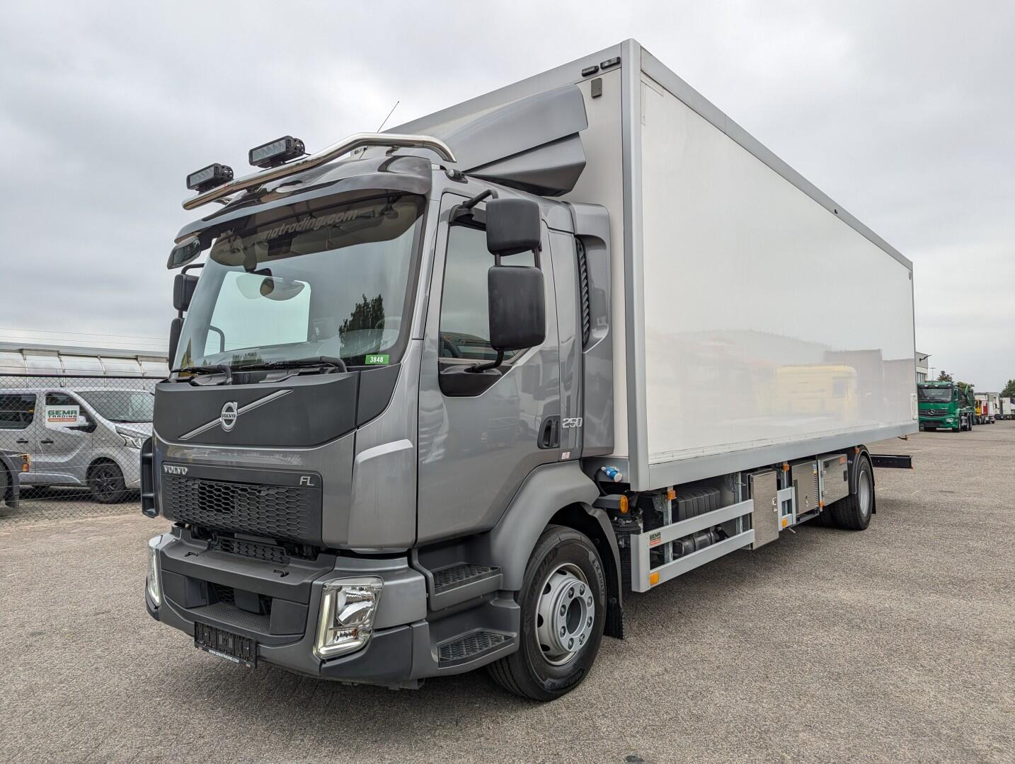 Volvo FL 250 4x2 Dagcab Euro6 - Camper/Kantoor - NIEUW - Toilet - Airco's - Verwarming | Vrachtwagens | Overig