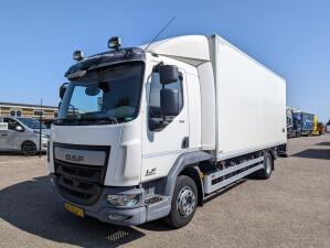 DAF LF 210 FA 4x2 Slaapcab Euro6 - Koelbak 5.5M + Konvekta/Solar-Koeler + Laadklep 1500KG - Zijdeur