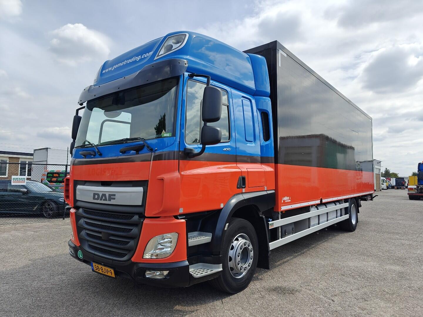 DAF CF 400 FA 4x2 Spacecab Euro6C - StandAirco - GeslotenBak 8.1M - Laadklep 2000KG - Vangmuil - 10/2025 APK | Vrachtwagens | Gesloten bak