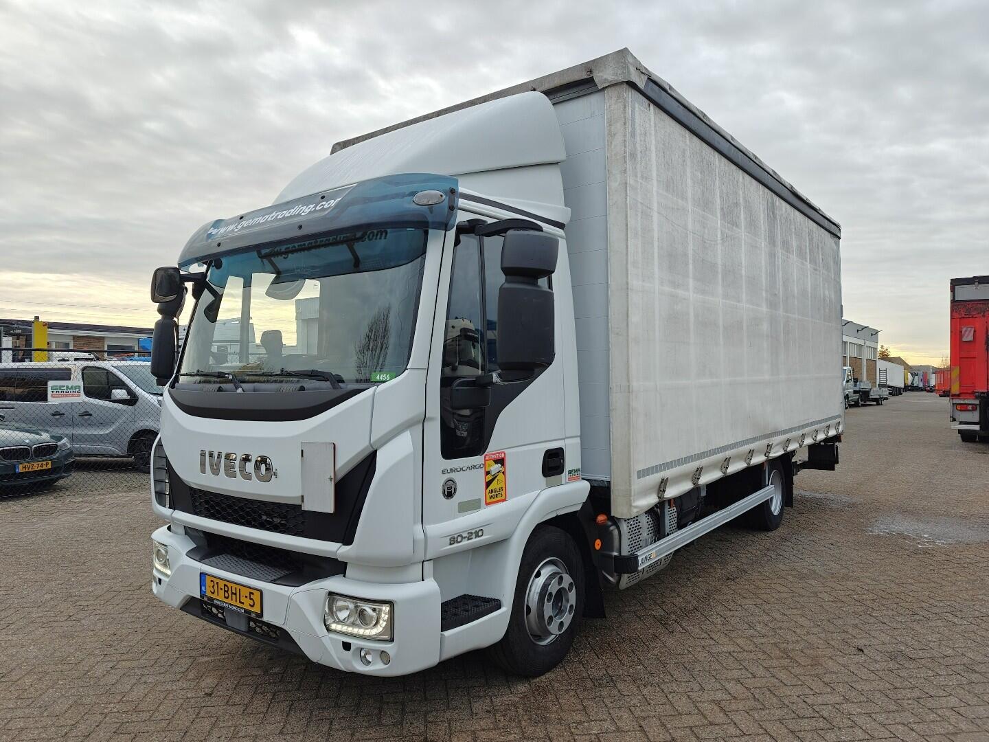 Iveco 80-210 Eurocargo 4x2 Dagcab Euro6A - Schuifzeilenbak/dak 6.6m - Laadklep 1500KG | Vrachtwagens | Schuifzeil