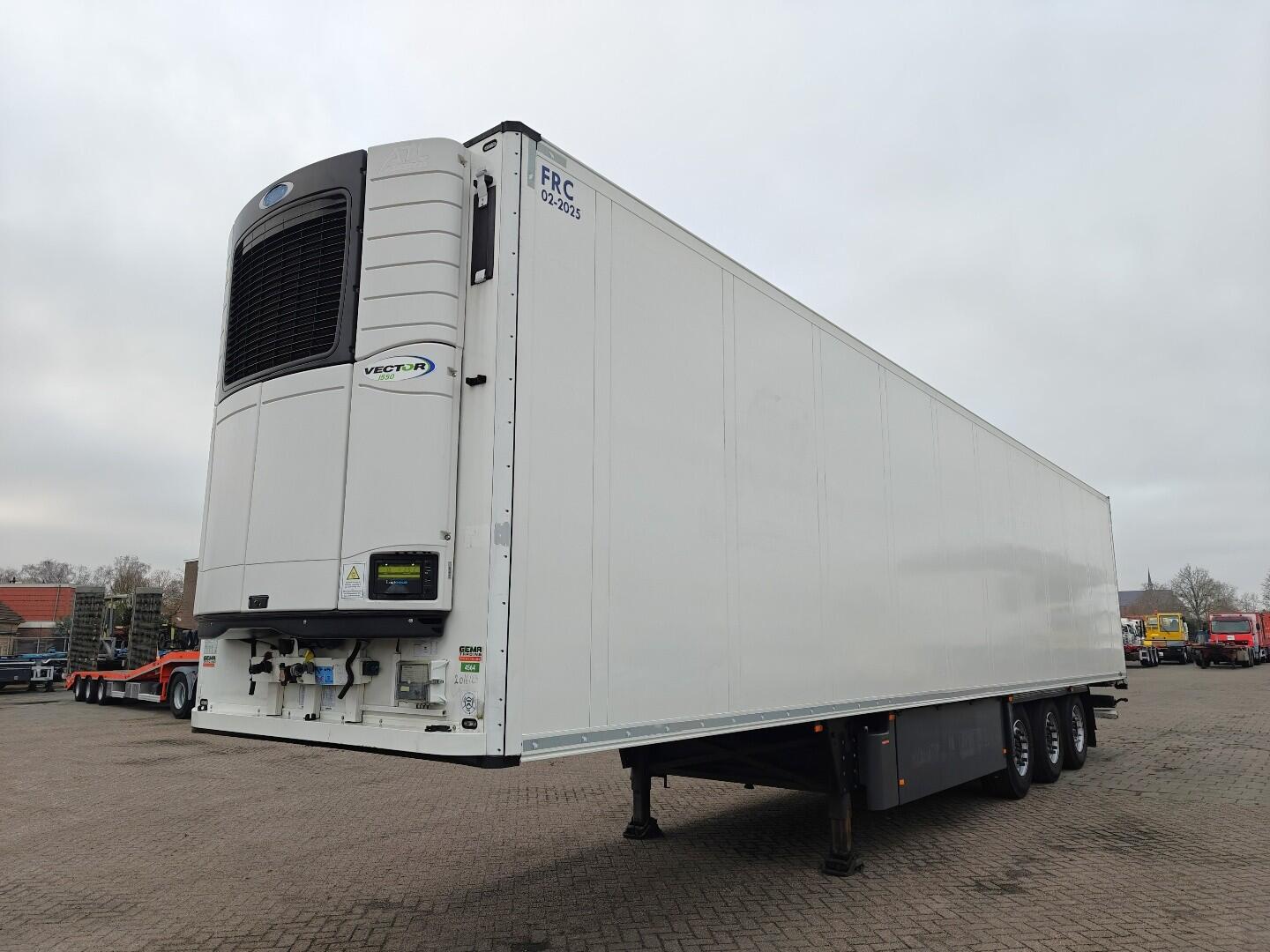 Schmitz Cargobull SCB S3B 3-Assen Schmitz - Schijfremmen - Koel-VriesTransport - Carrier Vector 1550 - 3747uur - PalletKisten - 09/2026 APK | Trailers | Koel-vriestransport